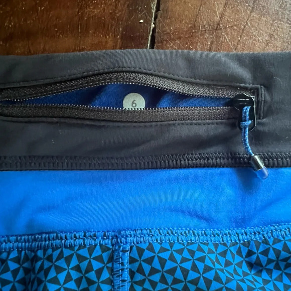 Women’s Lululemon Groovy Run Short Cornflower Blue Black Inkwell size 6 EUC - Picture 4 of 8